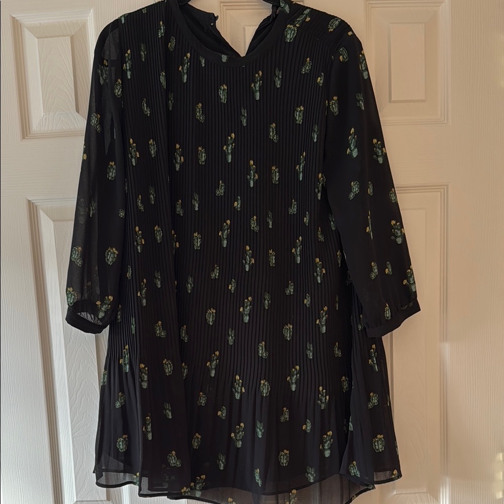 Chic Black Dress with Floral Pattern
